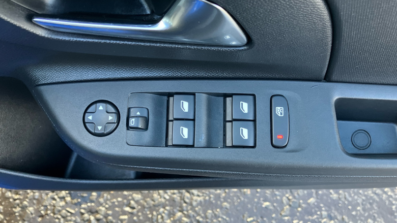 Vauxhall Corsa 1.2 Design 5dr Petrol Hatchback